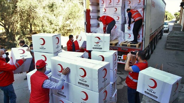 Türk Kızılayı Azerbaycan’da insani yardım dağıtıyor