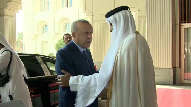 Cumhurbaşkanı Erdoğan Katar’da onuruna verilen yemeğe katıldı