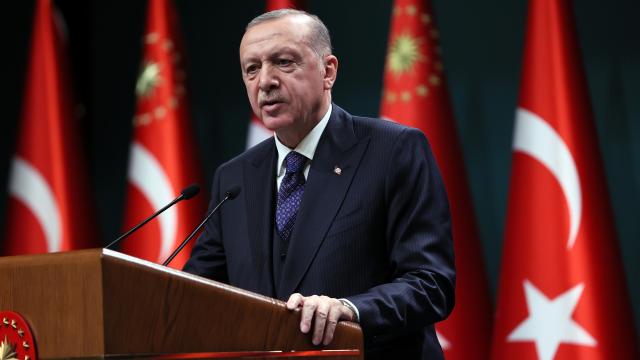 Türkiye Cumhuriyeti Cumhurbaşkanı Erdoğan koronavirüse yakalandı