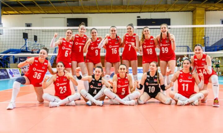 U18 Kadın Milli Takımımız, Romanya ve Yunanistan’ın ev sahipliğinde düzenlenen Avrupa Şampiyonası’ndaki dördüncü maçında Macaristan’ı 3-1 mağlup etti.