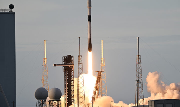 Türkiye Cumhuriyeti’nin yerli ve milli haberleşme uydusu Türksat 6A uzaya fırlatıldı