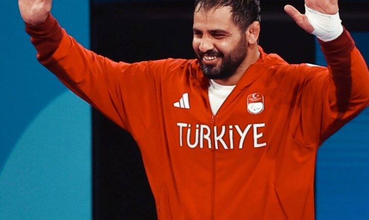 2012 Yaz Olimpiyatları’nda güreşte, 2024 Paralimpik Oyunları’nda judoda ülkemizi temsil etti.