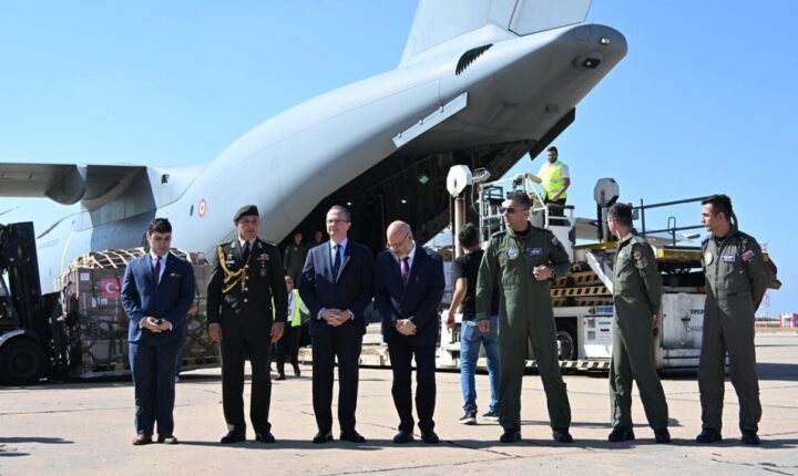 Türkiye Cumhuriyeti’nin gönderdiği insani yardım Lübnan’a ulaştı
