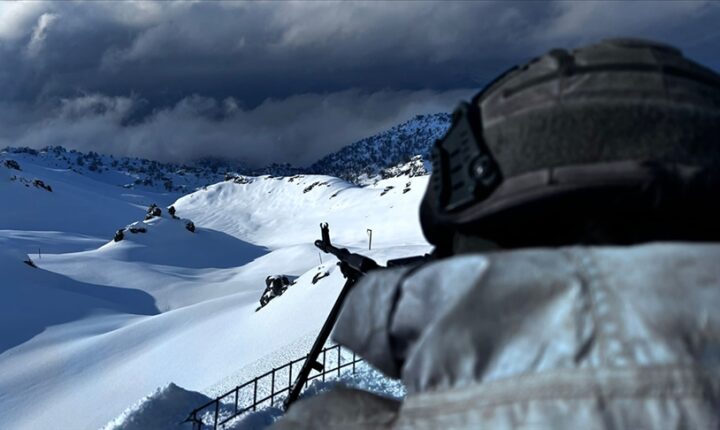 Irak ve Suriye’nin kuzeyinde 20 terörist etkisiz hale getirildi
