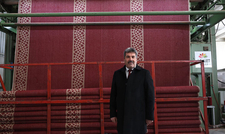 Şam’daki Emevi Camisi’nin halılarının üretimi tamamlandı