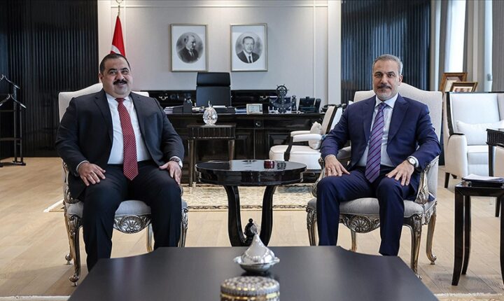 Türkiye Cumhuriyeti Dışişleri Bakanı Fidan, Irak Azm İttifakı lideri Müsenna Samarrai ile bir araya geldi