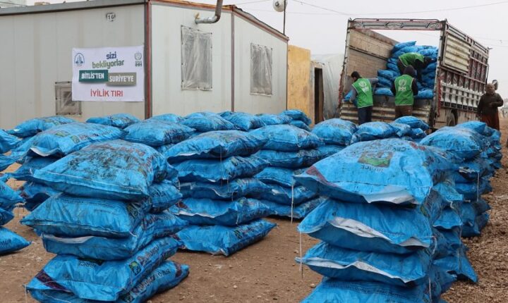 Türkiye Cumhuriyeti Merkezli İHH İnsani Yardım Vakfı kış yardımları kapsamında Suriye’de yardımlarını aralıksız sürdürüyor