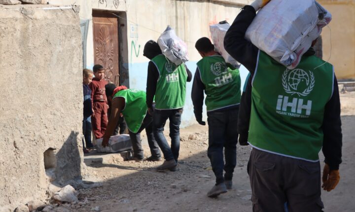 Türkiye Cumhuriyeti Merkezli İHH İnsani Yardım Vakfı,İdlib’te yakacak yardımı yaptı