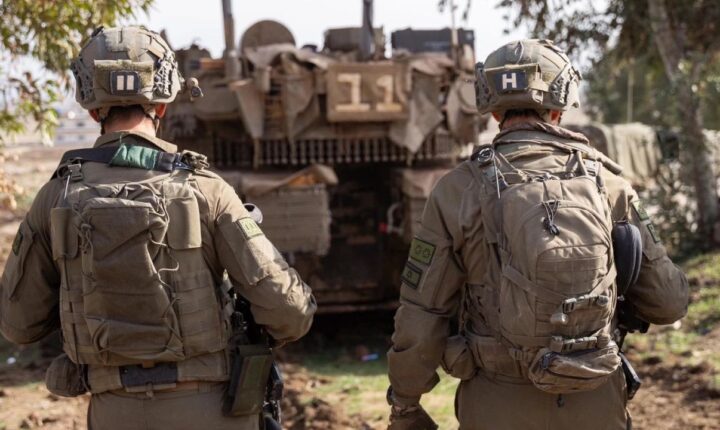 İsrail Ordusu: Suriye’nin güneyinde Esed rejimine ait silahları imha ettik