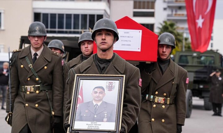 Şehit Uzman Çavuş Oktay, İzmir’de son yolculuğuna uğurlandı