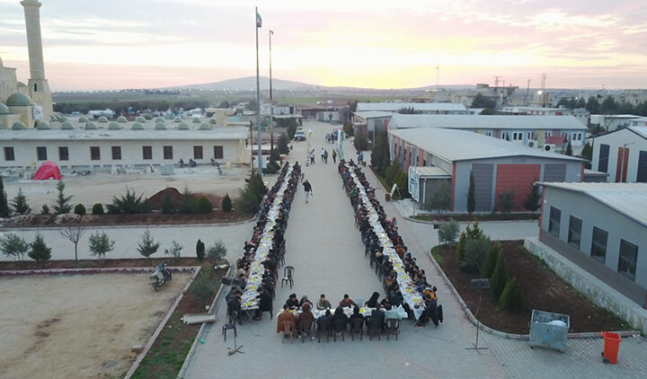 Genç İHH’den Suriye’de 7 bin üniversite öğrencisine iftar