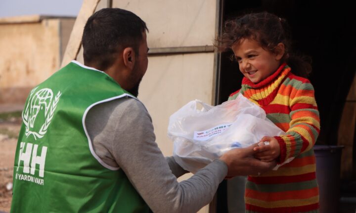 Türkiye Cumhuriyeti Merkezli İHH İnsani Yardım Vakfı, Suriye’de Ramazan yardım çalışmalarını aralıksız sürdürüyor