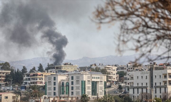 İsrail ordusu, Suriye’deki askeri üslere hava saldırısı düzenlediğini duyurdu