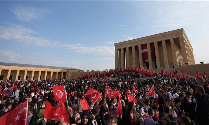 23 Nisan Ulusal Egemenlik ve Çocuk Bayramı coşkuyla kutlanıyor