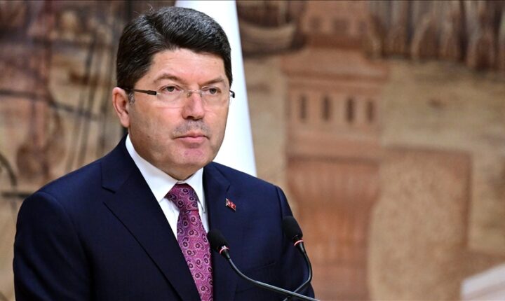 Adalet Bakanı Tunç: Terörsüz Türkiye Cumhuriyeti sürecinde odaklanılan nokta terör örgütünün kendisini feshetmesidir