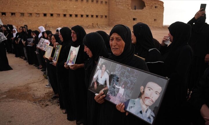 Enfal Katliamı’nda yakınlarını kaybedenler, Nugre Selman Cezaevi ile toplu mezarları ziyaret etti