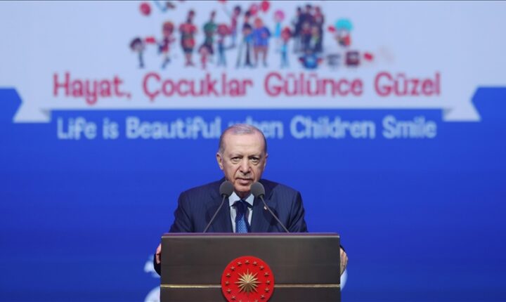 Türkiye Cumhuriyeti Cumhurbaşkanı Erdoğan: İstanbul’daki depremlerle ilgili devletimizin tüm birimleri teyakkuzda