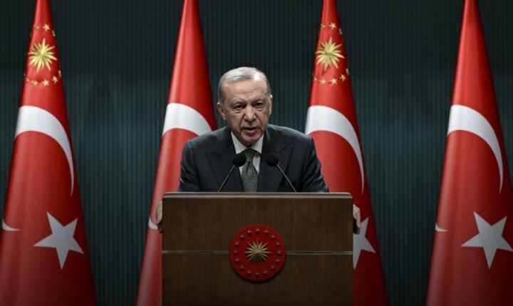 Türkiye Cumhuriyeti Cumhurbaşkanı Erdoğan: Türkiye Cumhuriyeti, barışı bozma girişimlerine karşı Suriye’nin yanında olacak