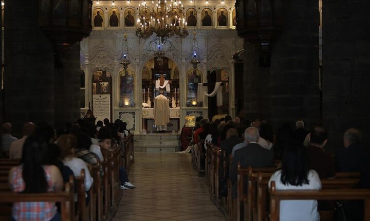 Suriye’deki Hristiyanlar Paskalya Bayramı’nı kutladı
