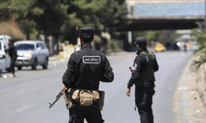 Suriye güvenlik güçlerinin bazı Dürzi gruplarca pusuya düşürülmesiyle başlayan çatışmalar sürüyor