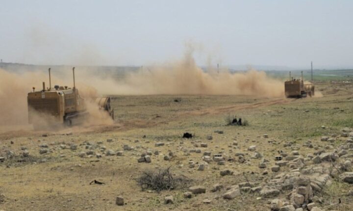 Suriye Savunma Bakanlığı, patlamamış mühimmat ve savaş kalıntılarını temizleyeme yönelik 3 ilde operasyon başlattı