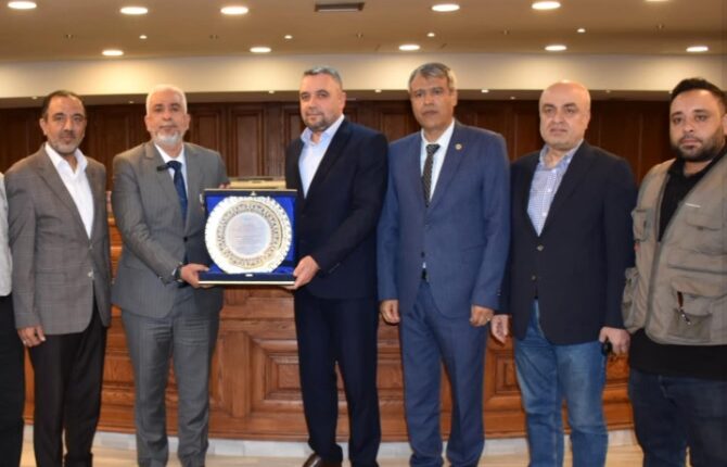 Suriye Türkmen Meclisi Başkanı Faysal Öztürk, Halep Ticaret Odasını ziyaret etti