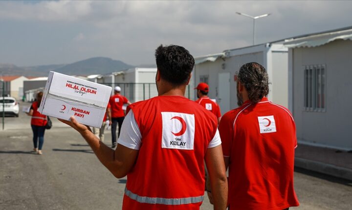 Türk Kızılay 4 milyonu aşkın kişiye kurban eti ulaştıracak