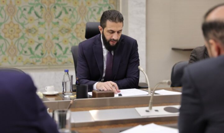 Suriye Cumhurbaşkanı Şara, Enformasyon Bakanı ile bir araya geldi.