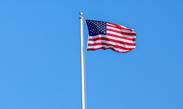ABD’nin Şam’daki büyükelçi konutunda bayrak yeniden göndere çekildi