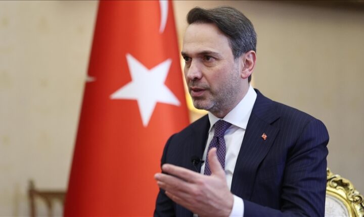 Bakan Bayraktar, Suriye’ye 3 ay içinde günlük 6 milyon metreküp doğal gaz götürmeyi planladıklarını bildirdi