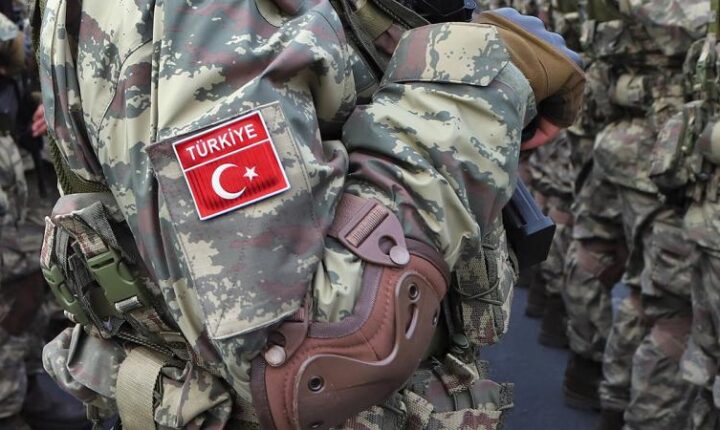 Pençe Operasyonu bölgesinde yaralanan asker tedavi gördüğü hastanede şehit oldu