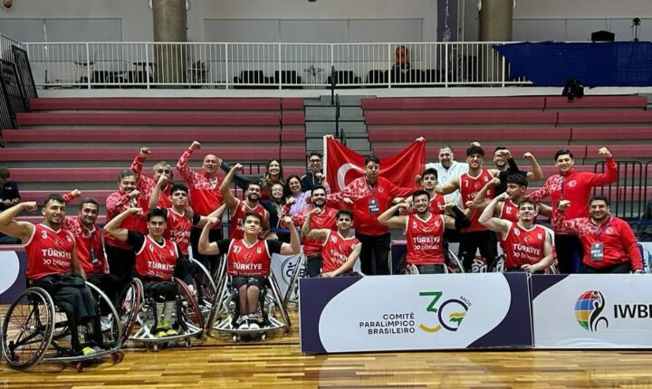 🇹🇷 23 Yaş Altı Tekerlekli Sandalye Basketbol Milli Takımı, Brezilya’da düzenlenen Dünya Şampiyonası’ndaki üçüncü maçında Avustralya’yı 71-57 yendi.