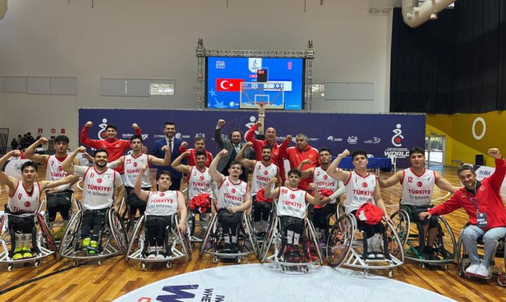 🇹🇷 Türkiye 23 Yaş Altı Tekerlekli Sandalye Basketbol Milli Takımı, Brezilya’da düzenlenen Dünya Şampiyonasındaki ilk maçında İsrail’i 84 sayı farkla 111-27 yendi.