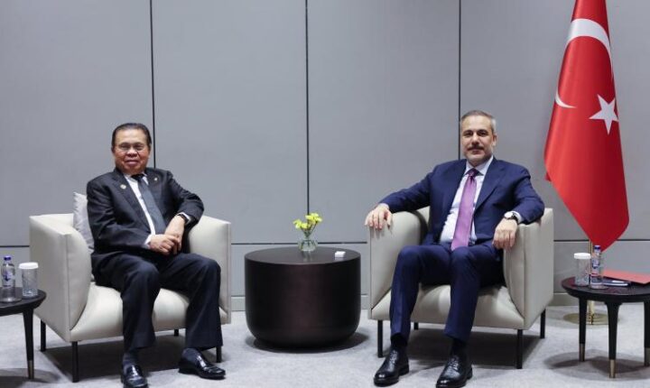 Bakan Fidan, Filipinler Moro İslami Kurtuluş Cephesi Lideri İbrahim’i kabul etti