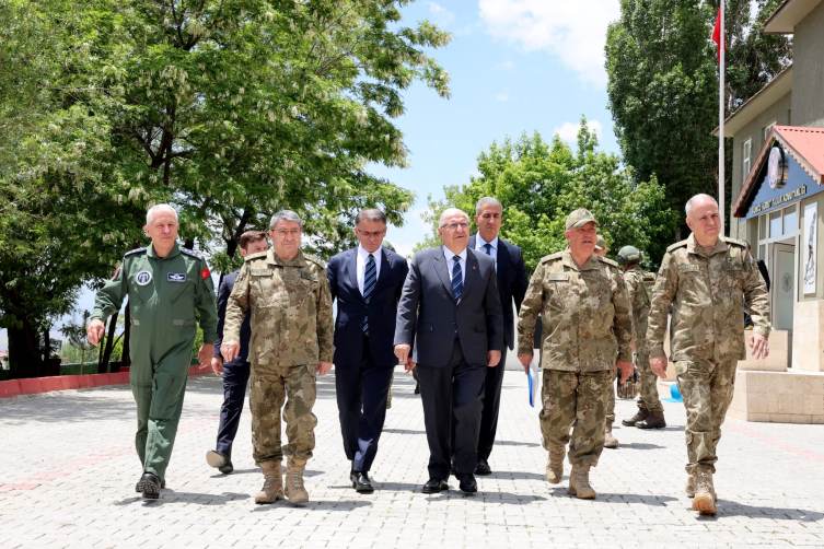Bakan Güler: Suriye’den çekilme planımız yok