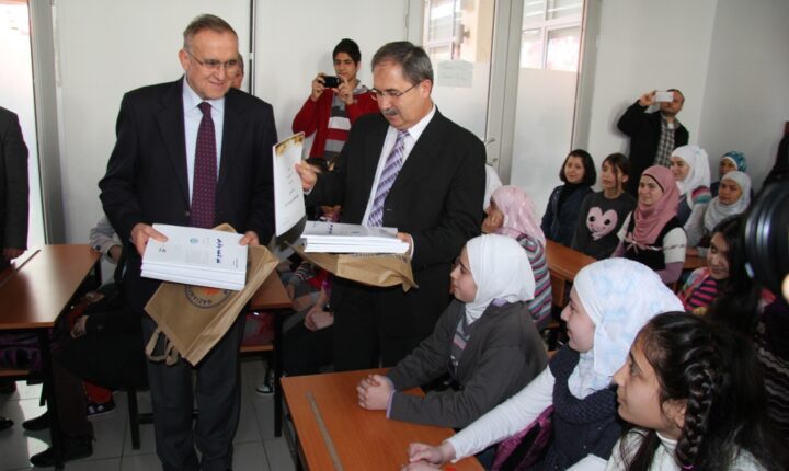 SURİYELİ LİSELİ ÖĞRENCİLER SINIFLARINA KAVUŞTU