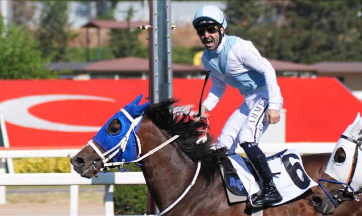 99. Gazi Koşusu’nu jokeyliğini Ahmet Çelik’in yaptığı “Cutha” kazandı