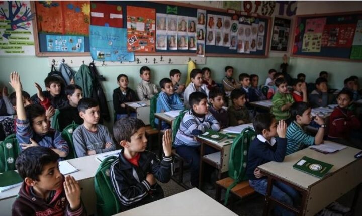 Esad’ın devrilmesinden bu yana bir ilk: Suriye’de ilk ve ortaöğretim sınavları başlıyor