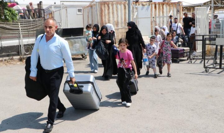 273 bin Suriyeli ülkesine geri döndü