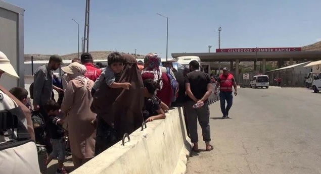 Sınırda Suriyelilerin Kurban Bayramı yoğunluğu