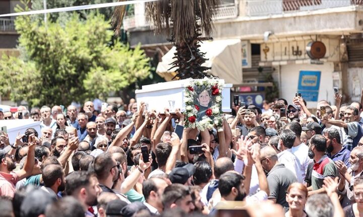 Şam’da Mar İlyas Kilisesi saldırısında yaşamını yitirenler için toplu cenaze töreni yapıldı