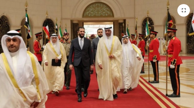 Suriye Cumhurbaşkanı Şara, Kuveyt Emiri Sabah ile bir araya geldi