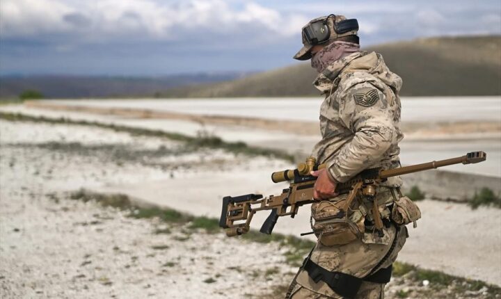 Uzun menzilli ve hassas görevlerin icrasında kullanılmak üzere geliştirdiğimiz, yüksek isabet oranı ve etkili vuruş yeteneğine sahip değişken kalibreli keskin nişancı tüfeğimiz: #KN12!