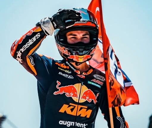 Deniz Öncü, #Moto2 kariyerindeki ikinci galibiyetine Almanya Sachsenring pistinde ulaştı. Sporcumuzu tebrik ediyoruz!