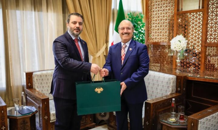 Suriye Dışişleri Bakanı Şeybani, Bahreyn’in Şam Büyükelçisi Mübarek ile ikili ilişkileri ve iş birliğini görüştü