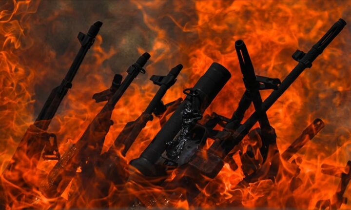 Terör örgütü PKK’dan bir grup silahlarını imha etti