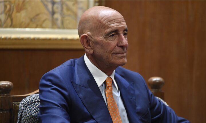 ABD’li Büyükelçi Barrack’ın Beyrut ziyaretinin ana gündemi olan “silahların toplanması” meselesi belirsizliğini koruyor