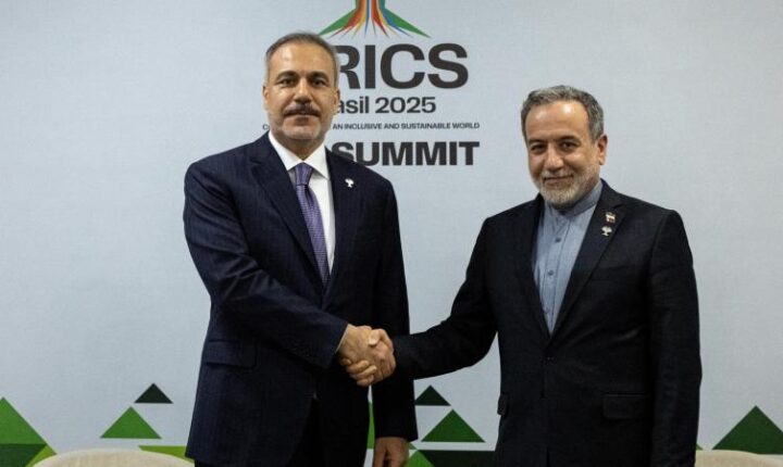 Bakan Fidan, İranlı mevkidaşı Erakçi ile telefonda görüştü