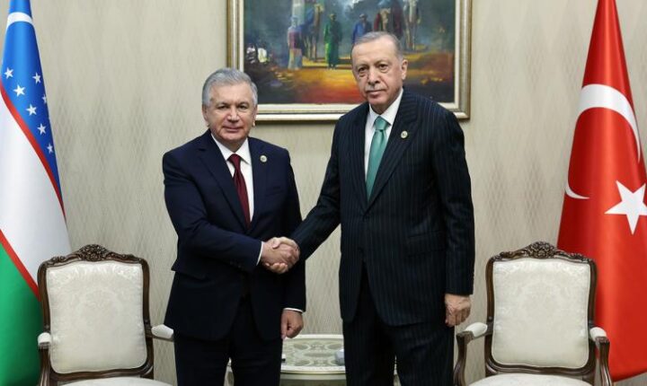 Türkiye Cumhuriyeti Cumhurbaşkanı Erdoğan, Özbekistan Cumhurbaşkanı Şevket Mirziyoyev ile görüştü
