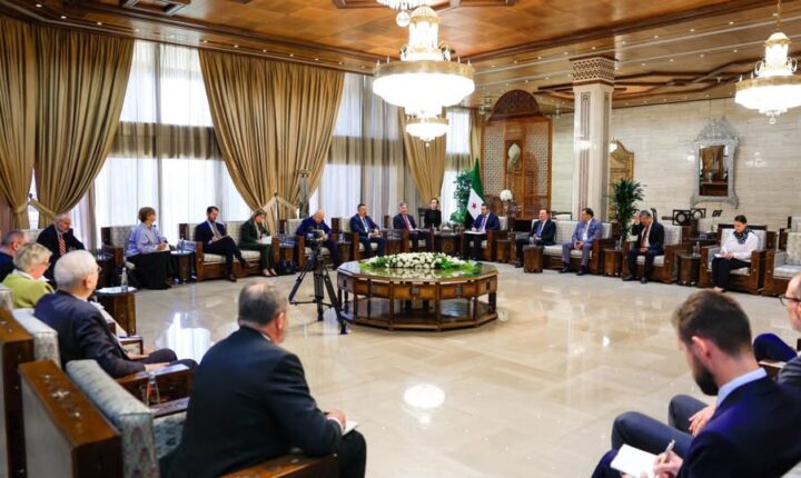 Suriye Dışişleri Bakanı Şeybani Başkent Şam’da Avrupa, Asya ve Amerika Ülkelerinin Büyükelçileriyle bir araya geldi